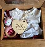 Zestaw prezentowy box dla dziecka chrzest narodziny body 62 H&M