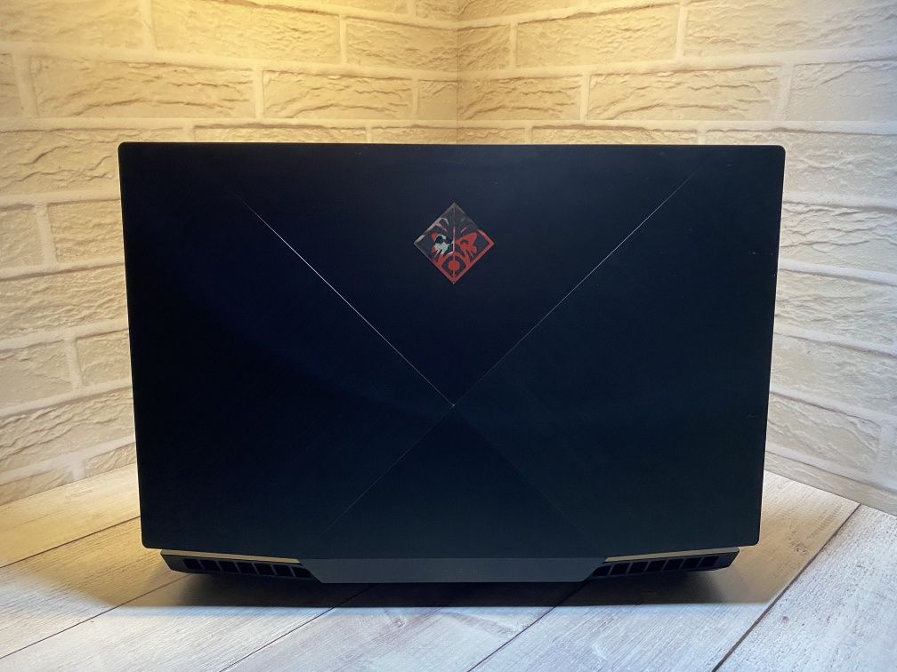 HP Omen 17/17.3" 144Hz/i7-9750H/RTX2070/Ram 16/SSD 512Gb