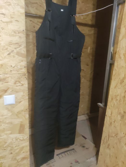 Джинсовый комбинезон 48р,теплые комбинезоны
