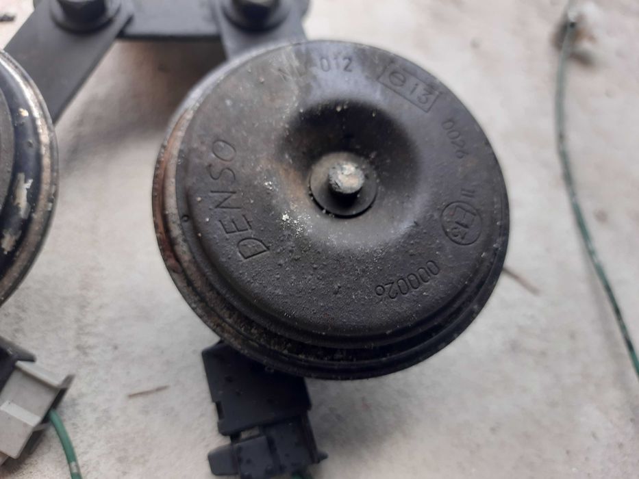 Сигнал клаксон оригінал Тойота Авенсіс т27 із фішкою Denso