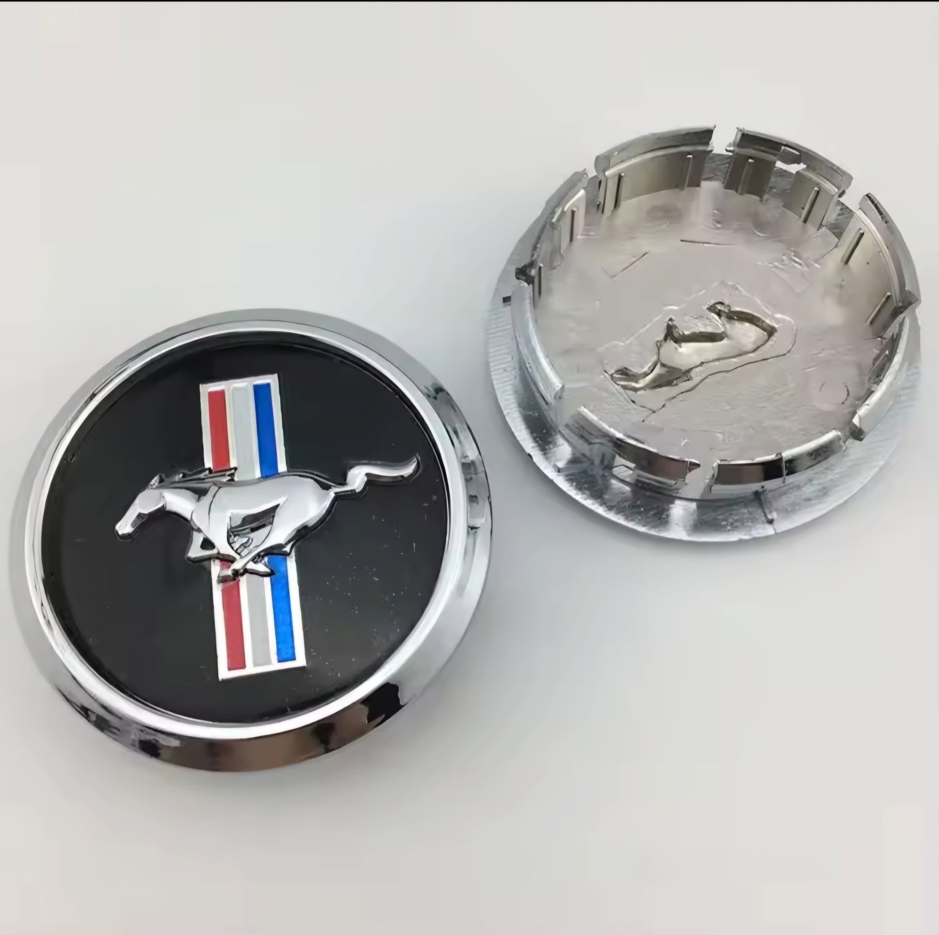 Centros de jantes Mustang