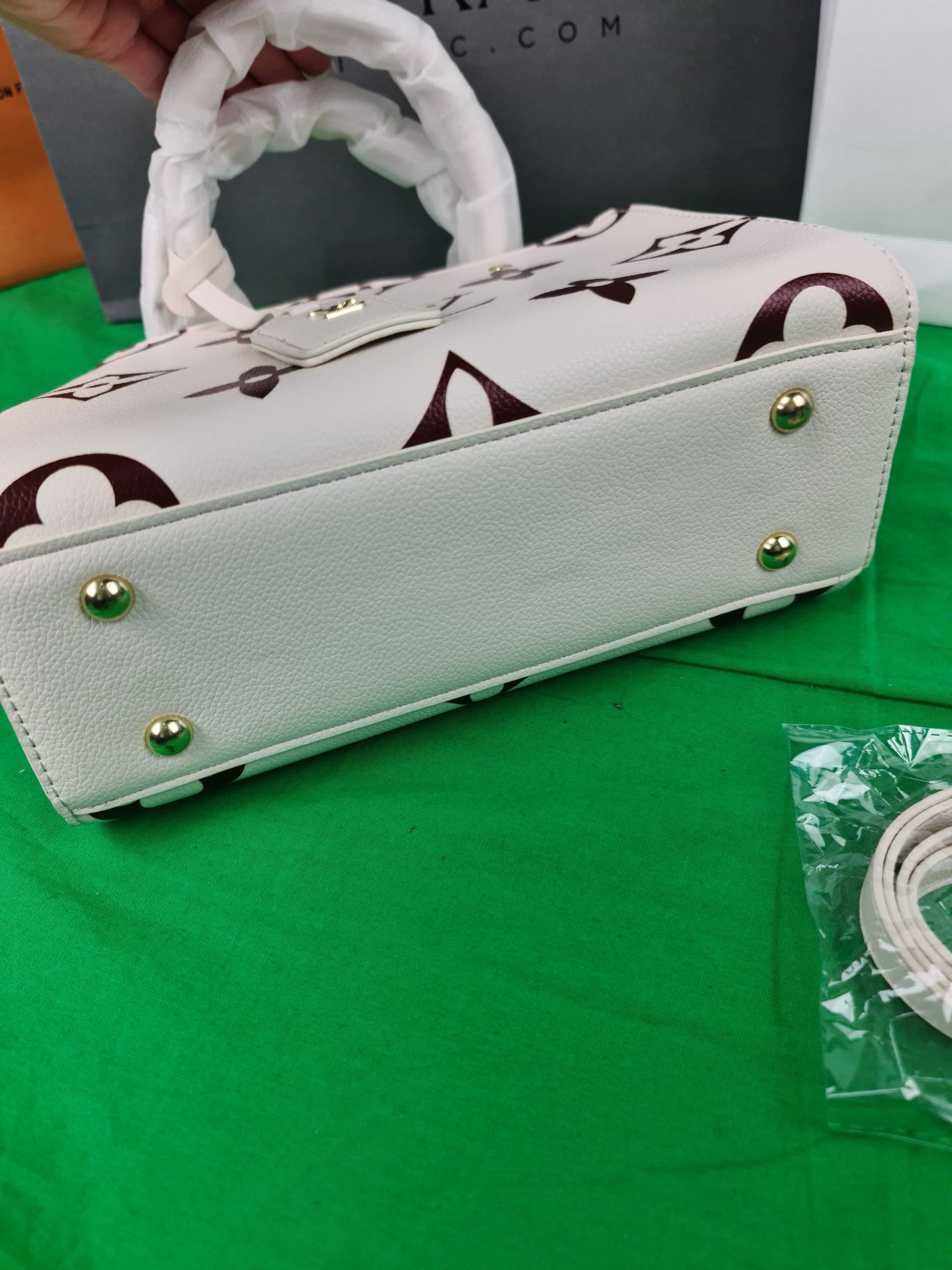 Torebka srednia Torba Louis Vuitton monogram ecru lv kuferek