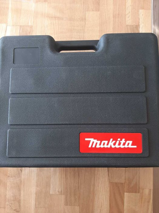 продам комплект Makita 3 в 1 Дрель, лобзик, Болгарка