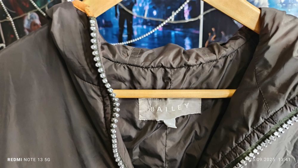 Класний італійський анорак Bailey,розмір М,44-46-48