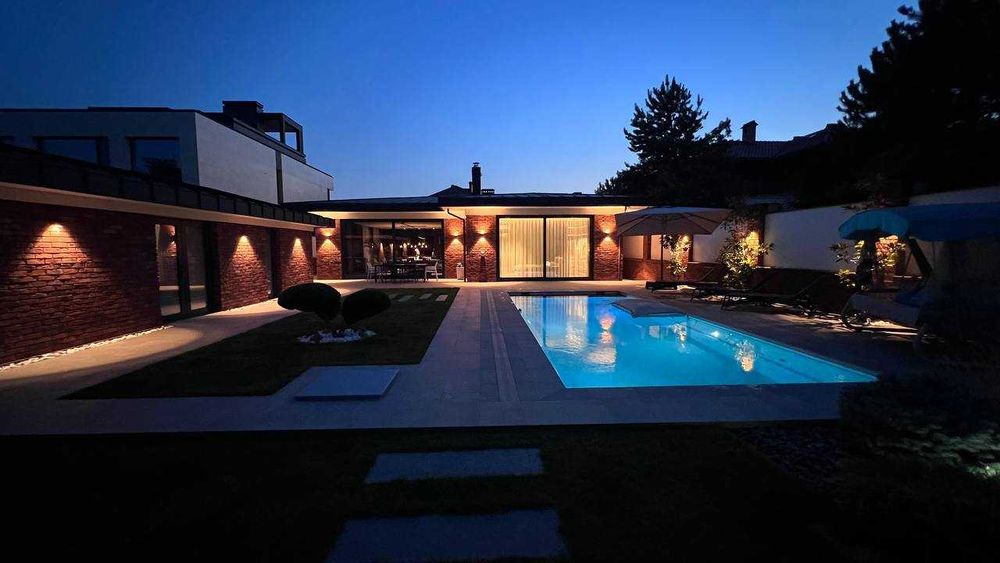 Продажа одноэтажного дома с бассейном и ремонтом в Сосновом Береге.