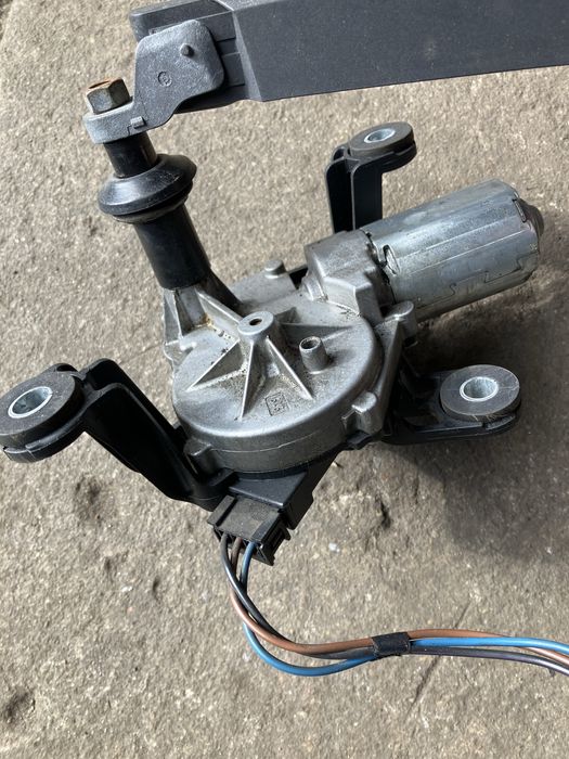Opel Signum - mechanizm silniczek wycieraczki tył
