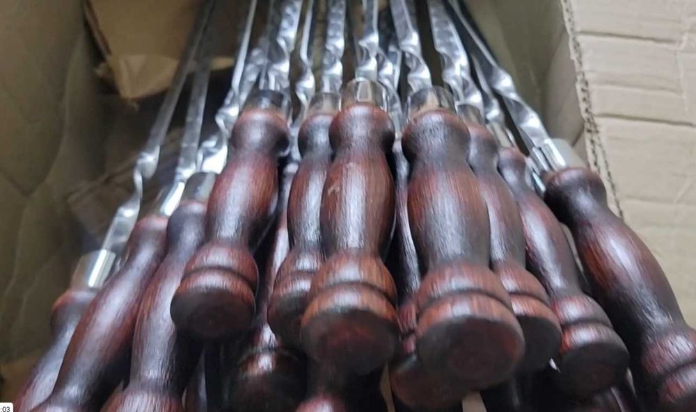 Набір шампурів  / подарунковий набір у деревяному кейсі  / чоловіку !