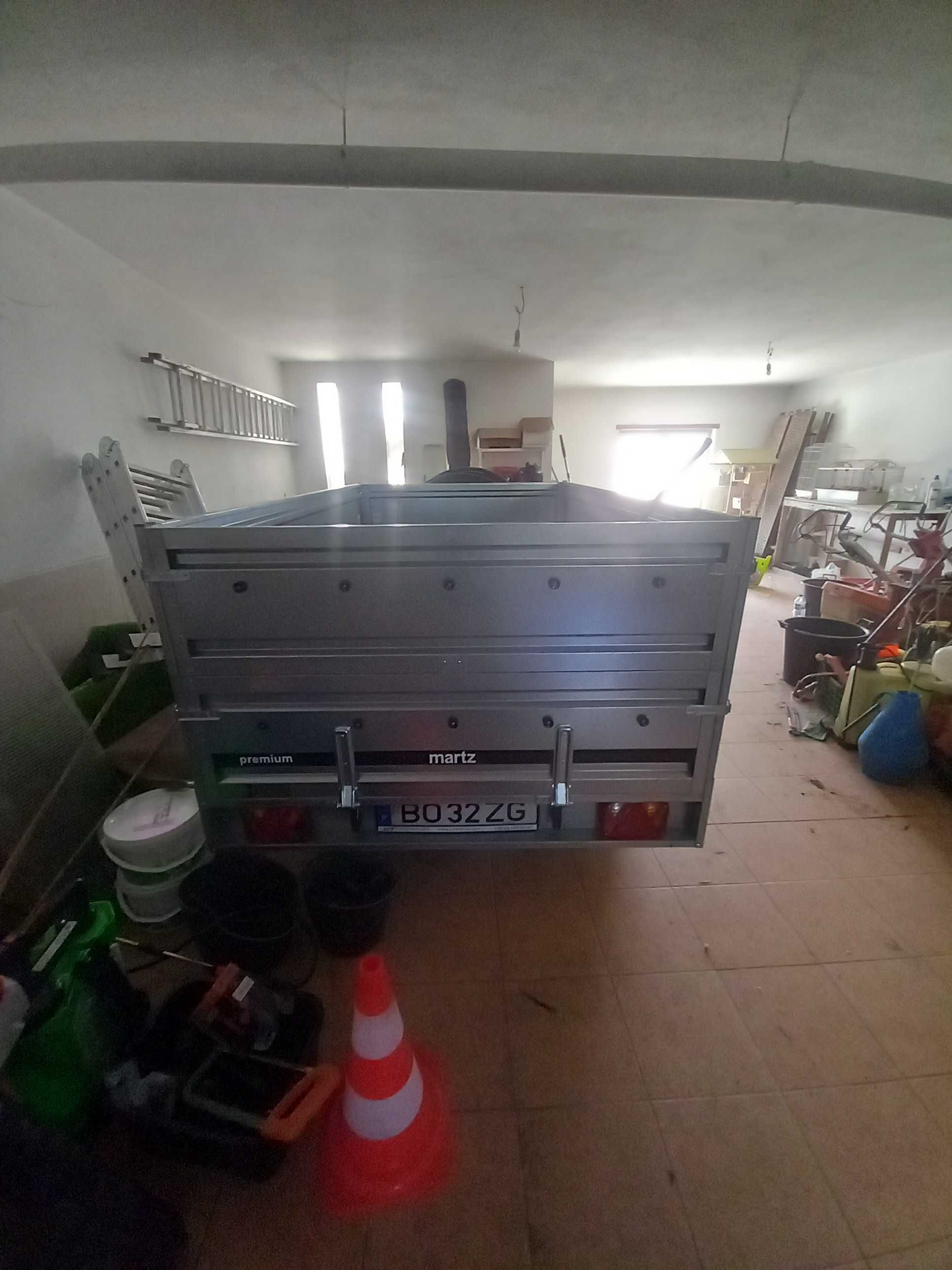 Reboque de carga novo