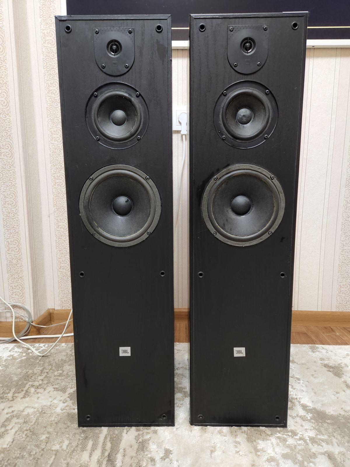 Продам колонки JBL MK 1000
