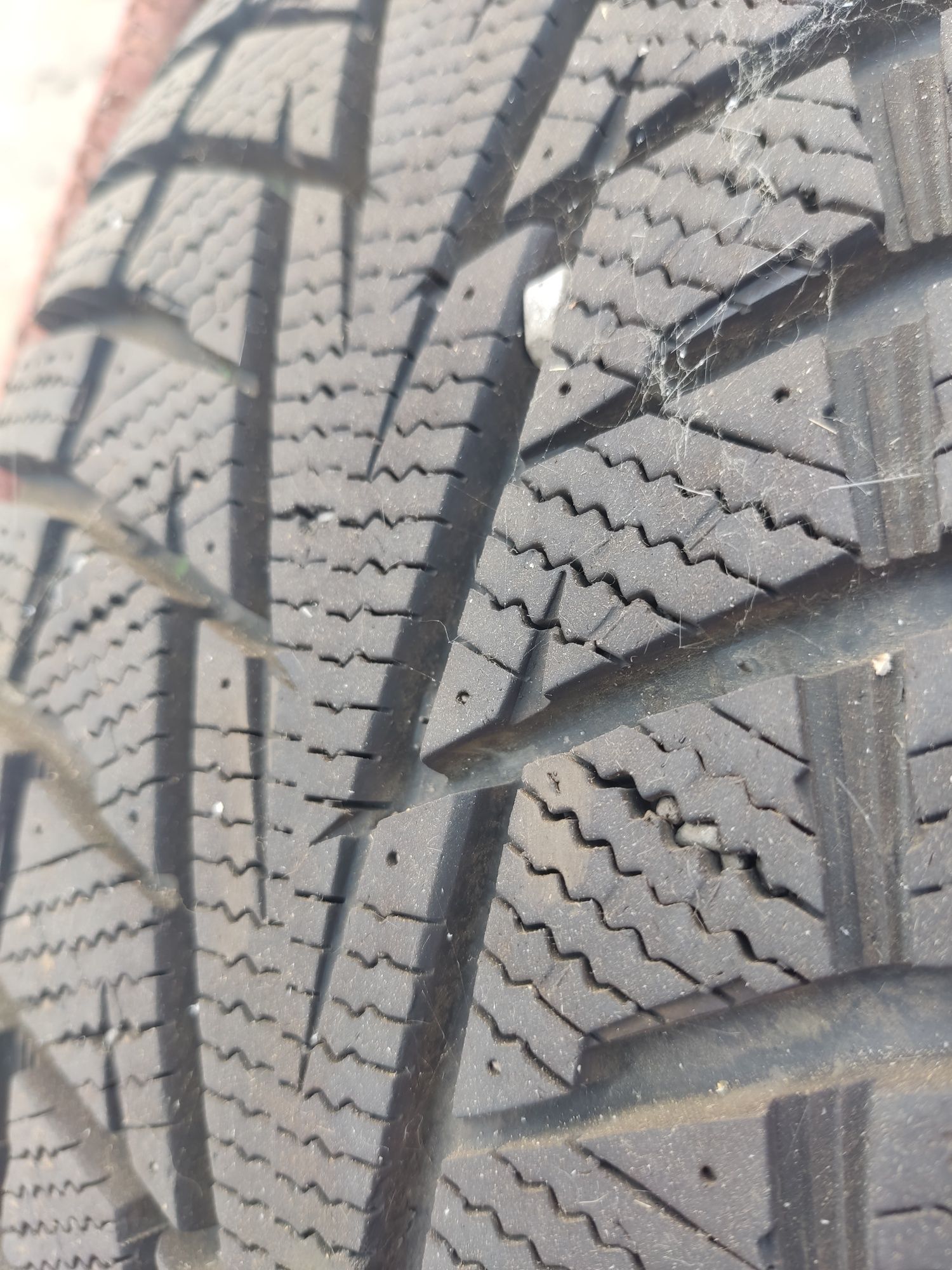 Резина зимняя.Hankook Winter.225/65R17..