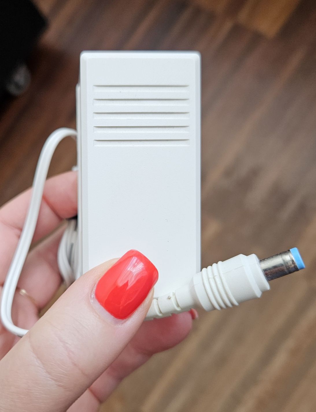 Ładowarka 12v wtyk bolec