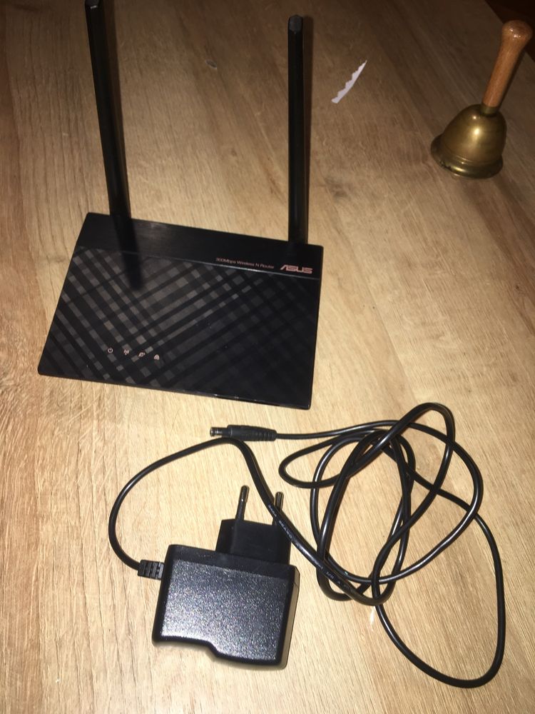Router ASUS RT—N12+ 300Mbps