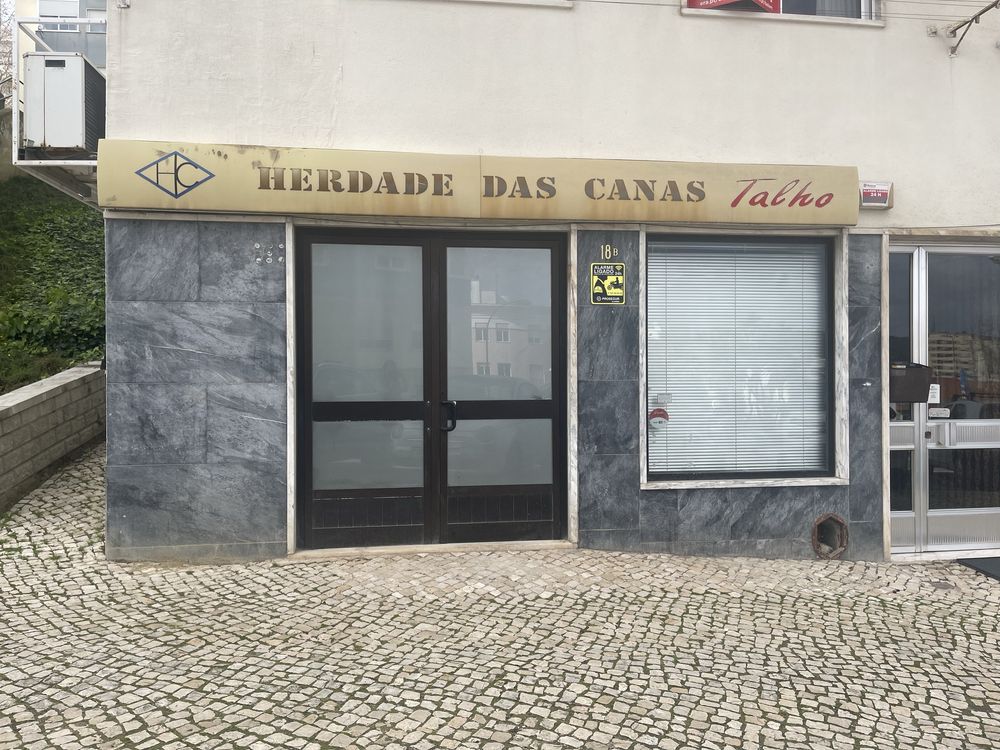 Talho em Alges totalmente equipado
