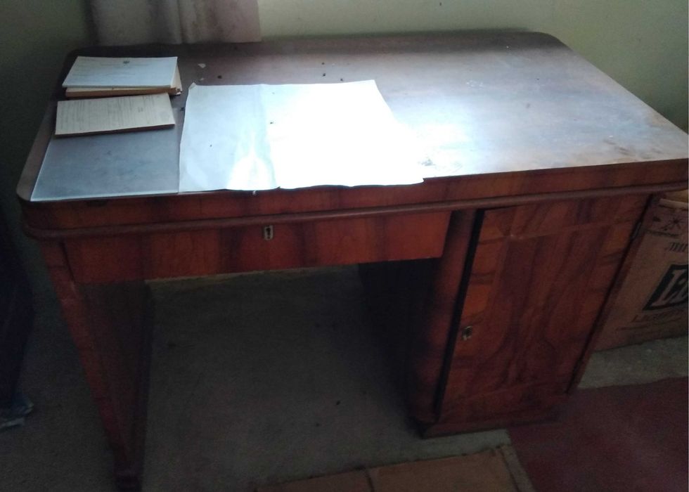 стіл міцний. надійний терміново ціна договірна