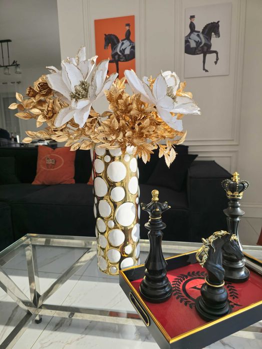 Ekskluzywny Złoty Wazon Glamour – Szyk i Luksus!