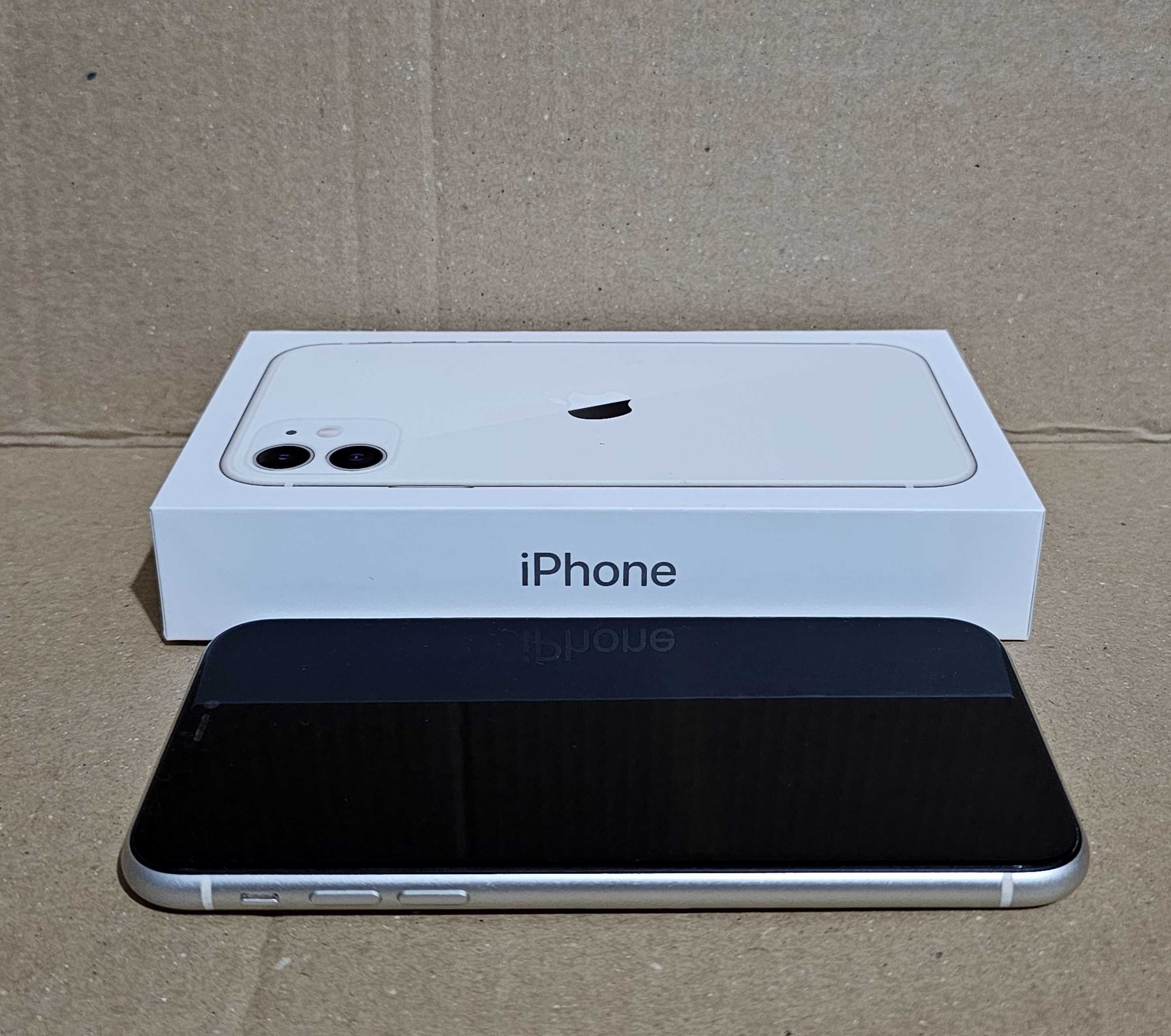 Iphone 11 de 128Gb. Bateria a 73%. Excelente estado. Tudo original.