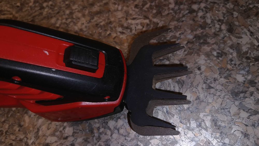 Ножницы садовые аккумуляторные