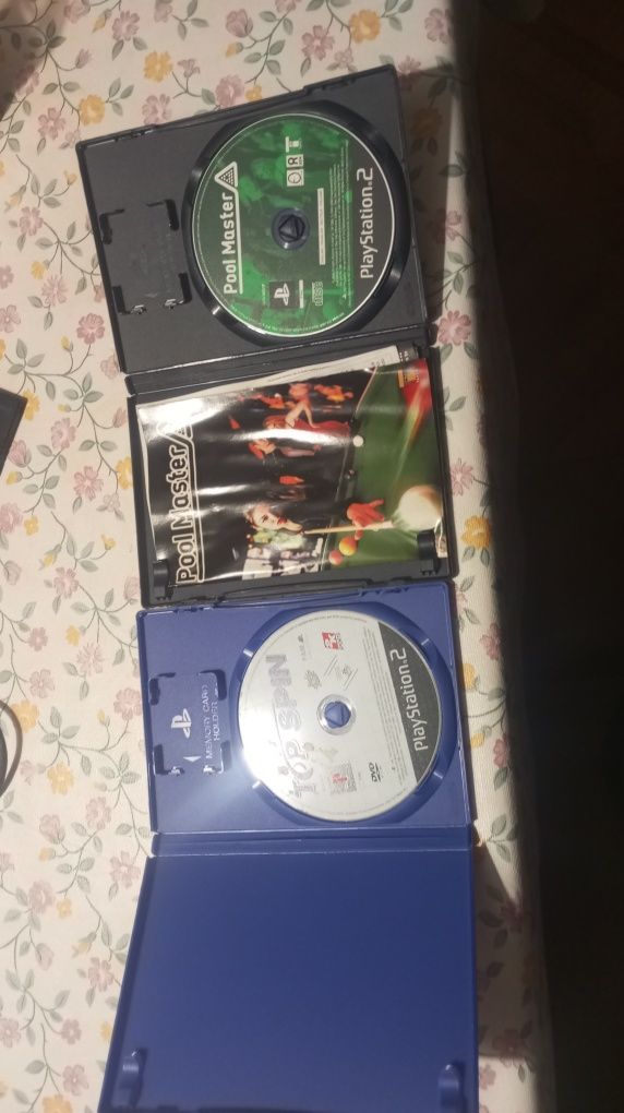 PlayStation 2 Slim usado em bom estado + Acessórios e cabos