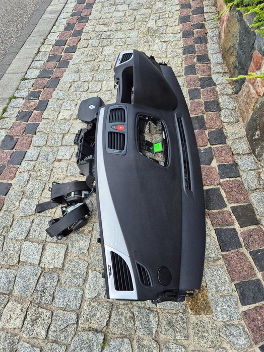 renault megane III coupe konsola pulpit deska 4x pasy poduszki komplet