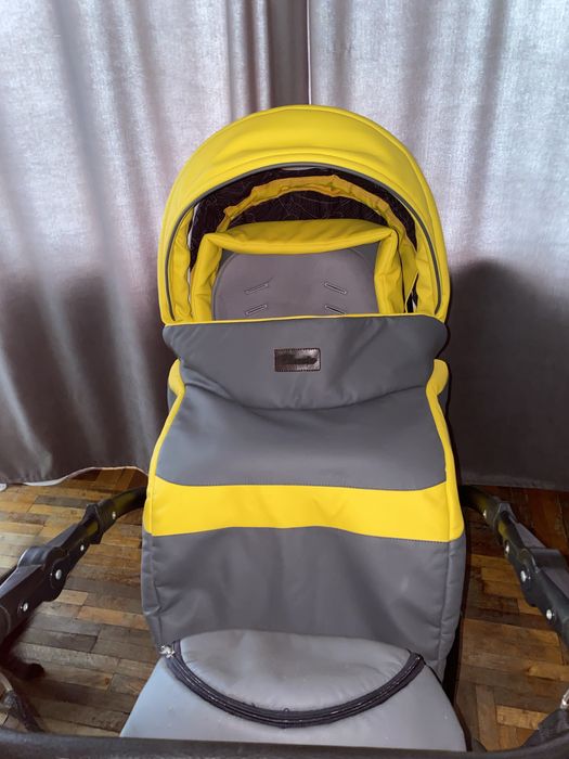 Коляска Victoria Gold з прогулянковим реверсивним блоком