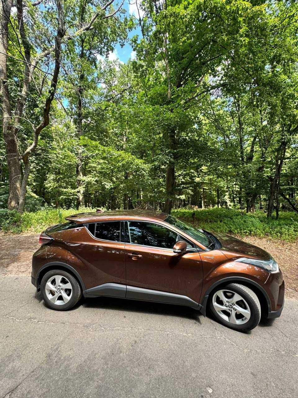 Toyota C-HR гібрид 2018