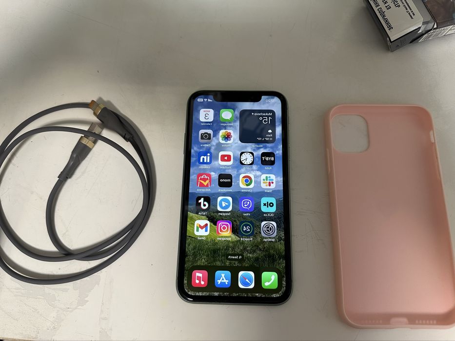 Продам iphone 11 64gb як новий