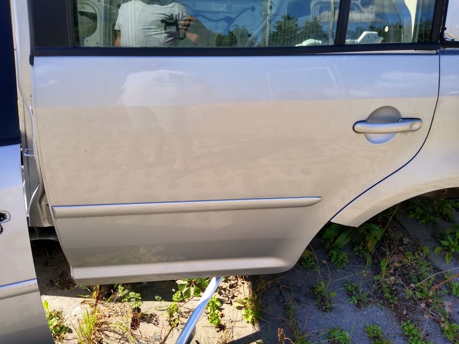 Drzwi VW Touran prawe przód tył lewe oryginał LA7W