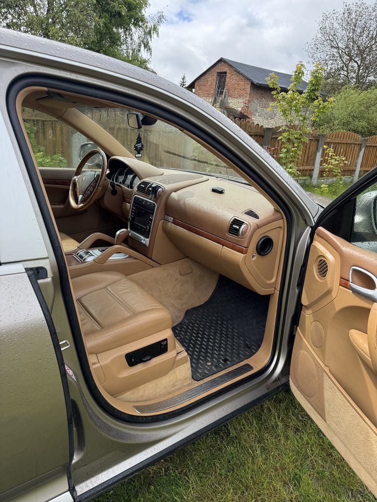 Porache Cayenne 4.5 v8