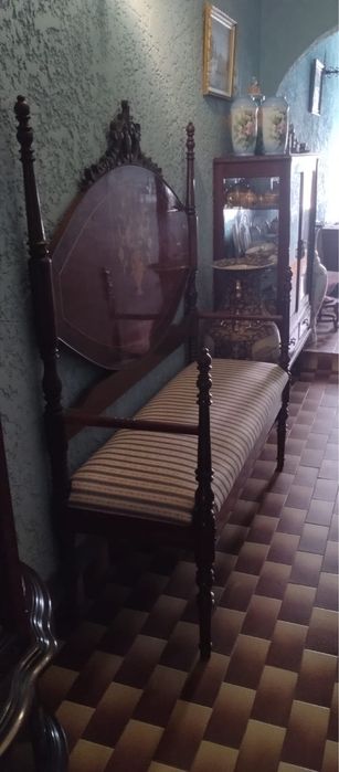 Banco Almofadado com Encosto