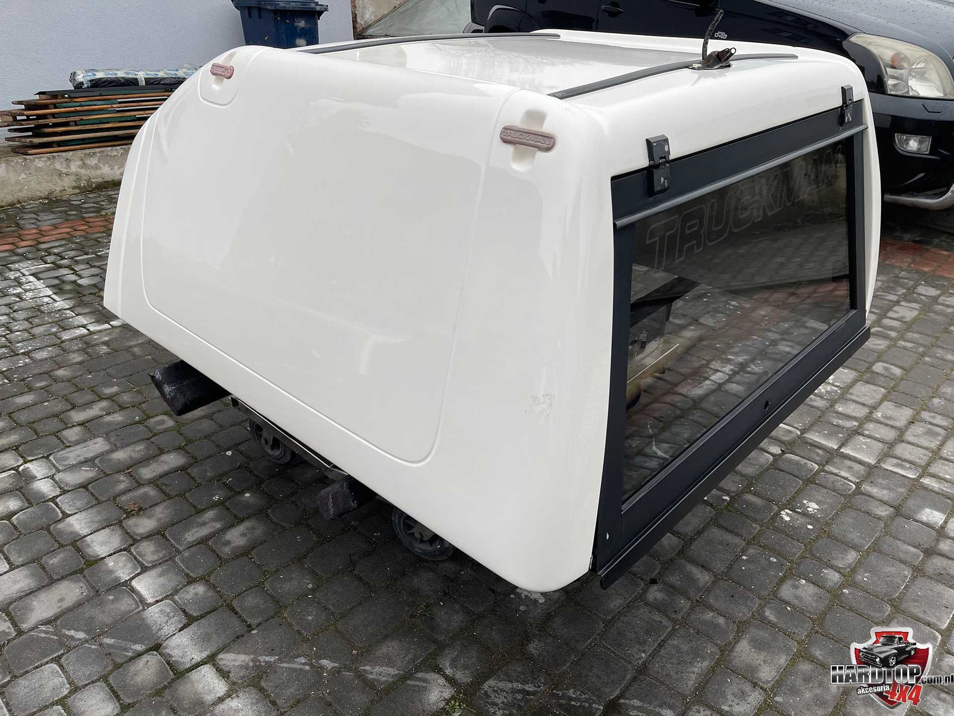 Zabudowa Toyota Hilux, WYSOKA, hardtop