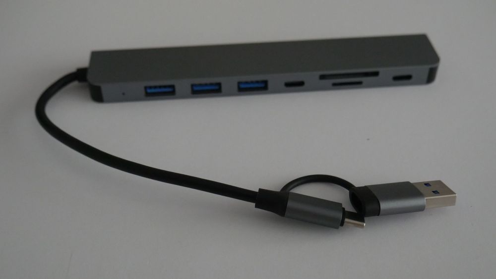 Hub / adapter / przejściówka 8 w 2