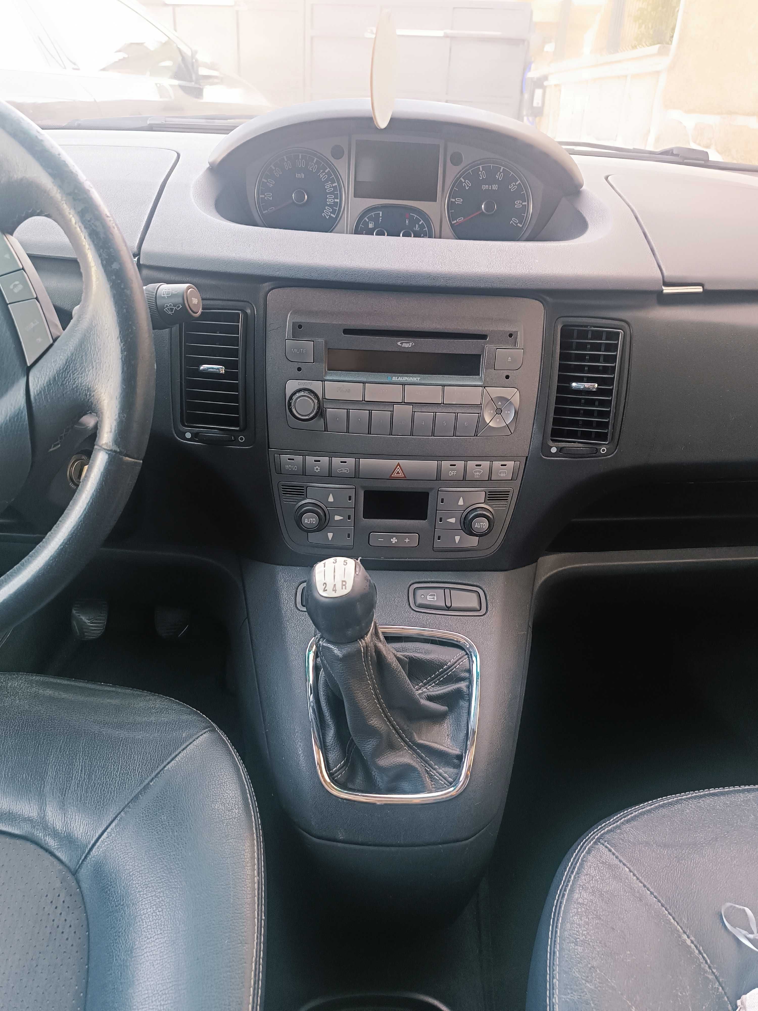 Lancia Musa 1.3 MultiJet 90 CV - diesel