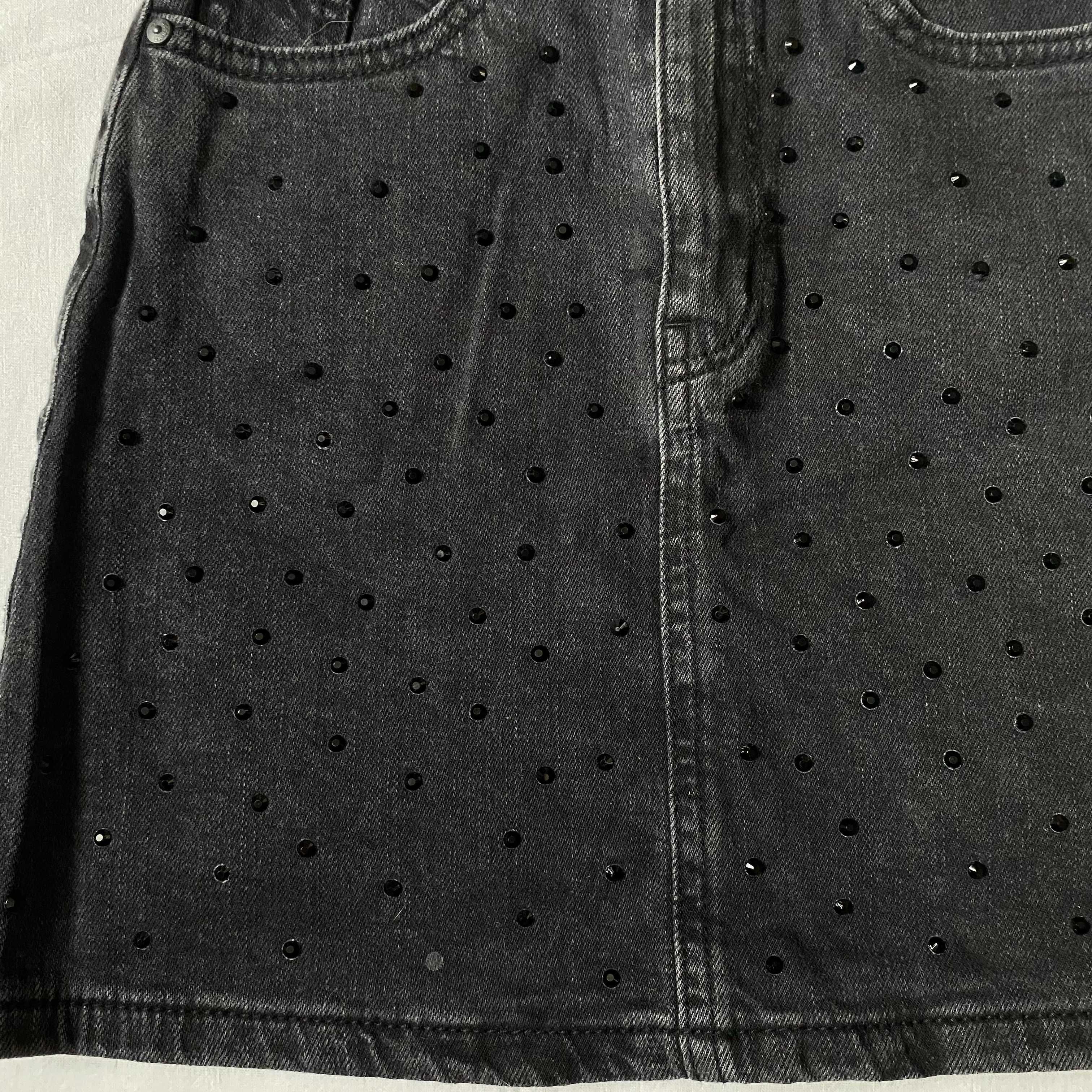 krótka czarna jeansowa spódnica z cekinami Lindex 128