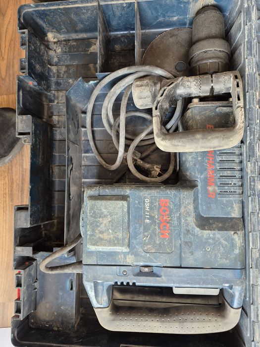 Młot wyburzeniowy bosch gsh 11e