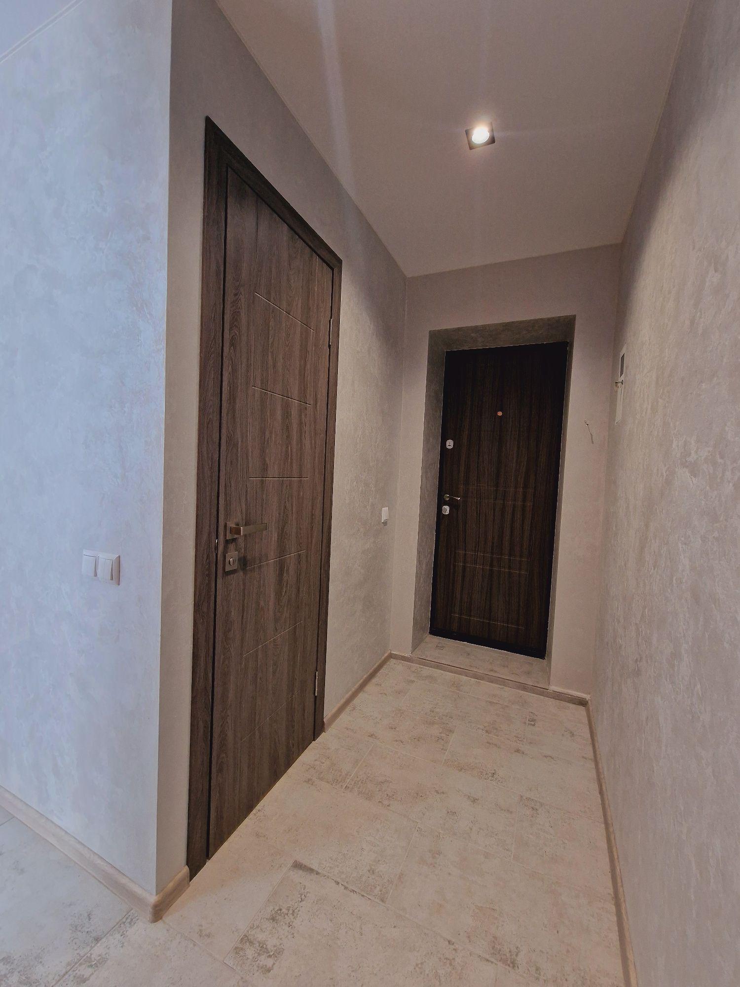 Продам 1 комнатную квартиру с капитальным ремонтом на Кирова 72.