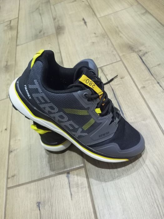 Кроссовки adidas terex