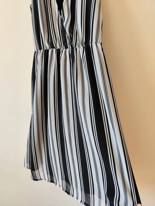 Sukienka w paski czarno-biała zebra XS
