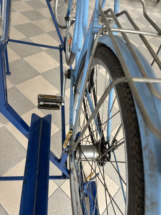 stojak pionowy na pięć rowerów