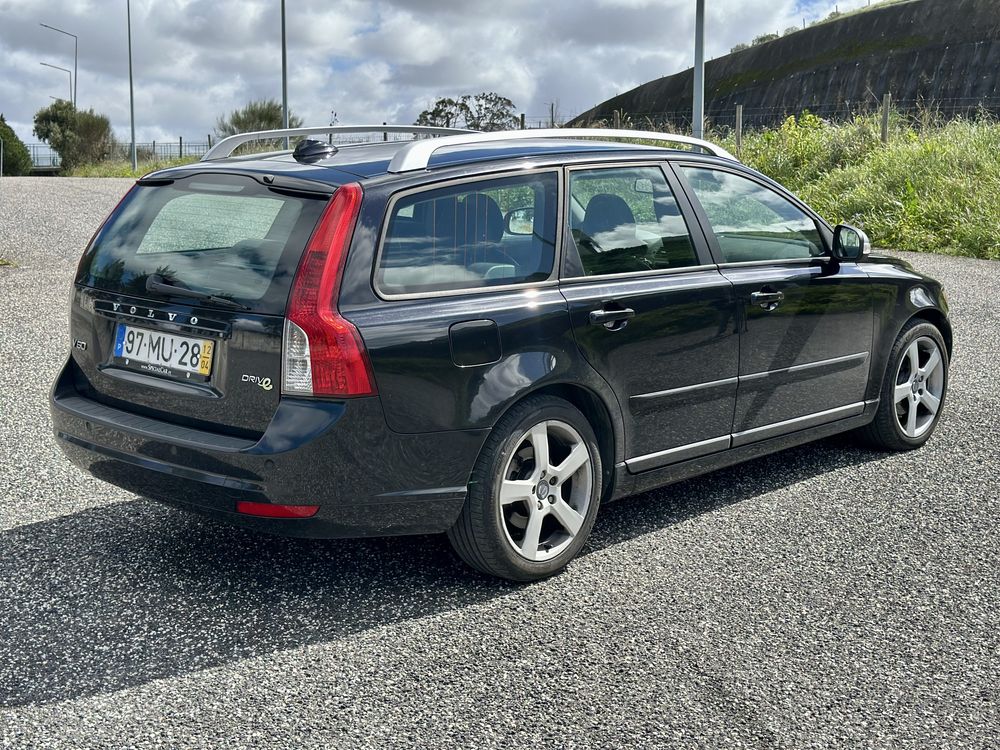 Volvo v50 a diesel em muito bom estado