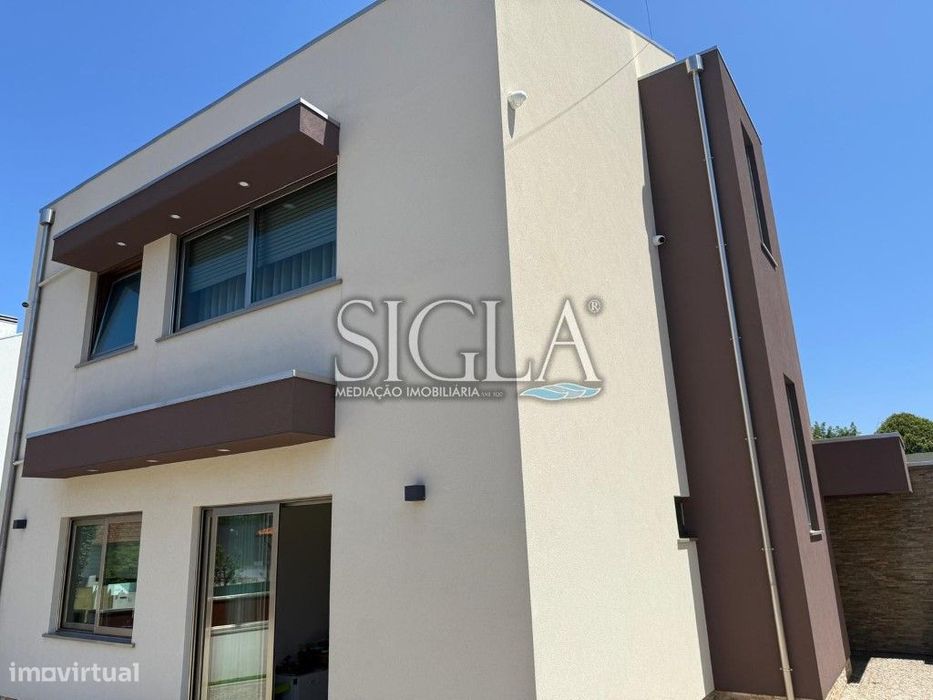 Moradia T4+1 em Serzedo