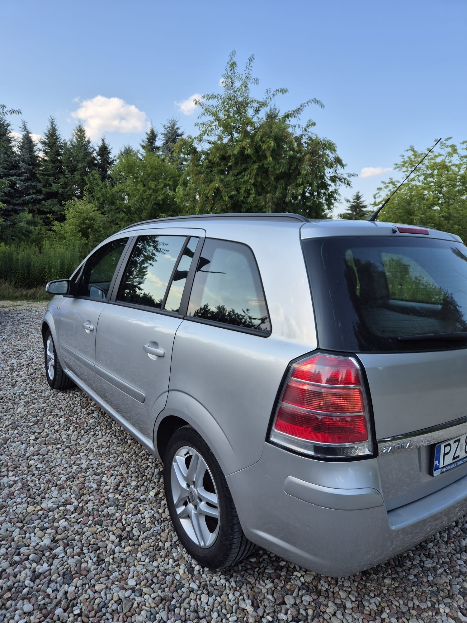 Sprzedam Opel Zafira b 7osobowy-klima