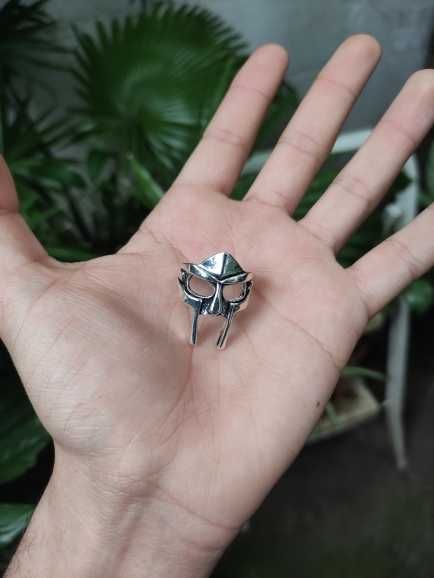 Pierścionek MF doom ring