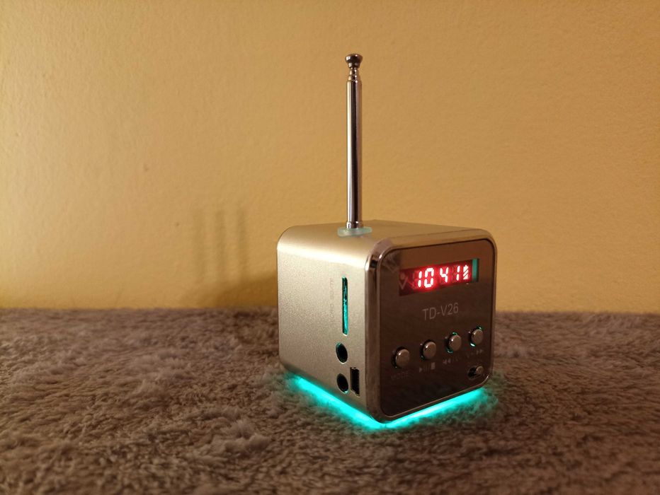 Mini radio - przenośne radio - BT - FM - USB - MINIJACK - 5x5cm - NOWE