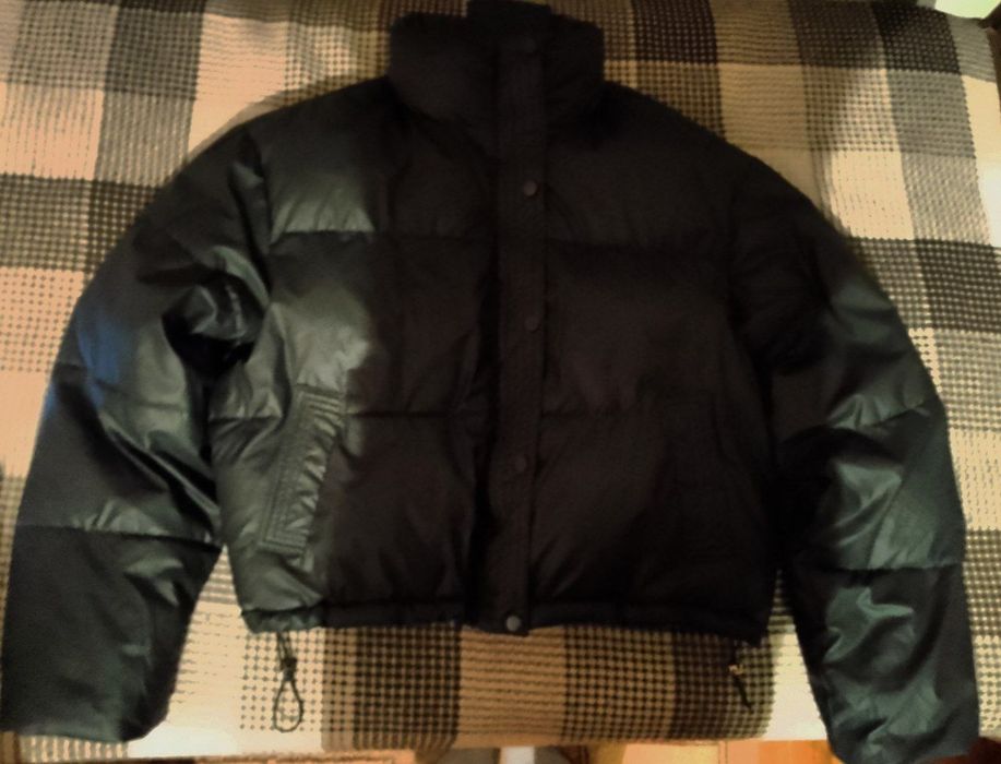 Зимова чорна куртка