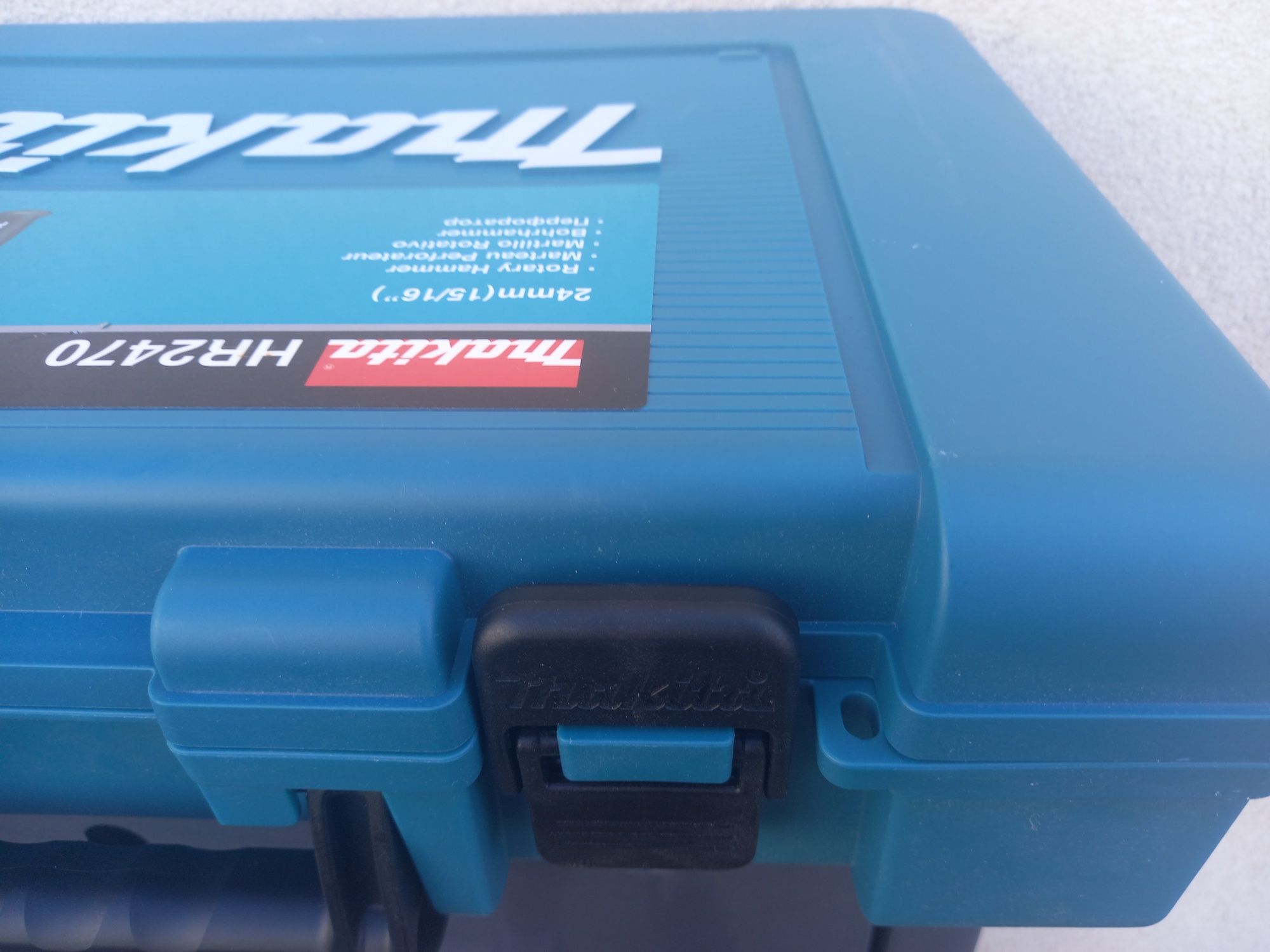 Makita HR 2470---młotowiertarka 780 Watt---Praktycznie Nowa,komplet