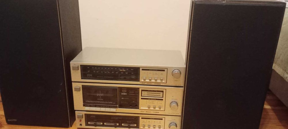 Wieża stereo Fisher kolumny Sanyo