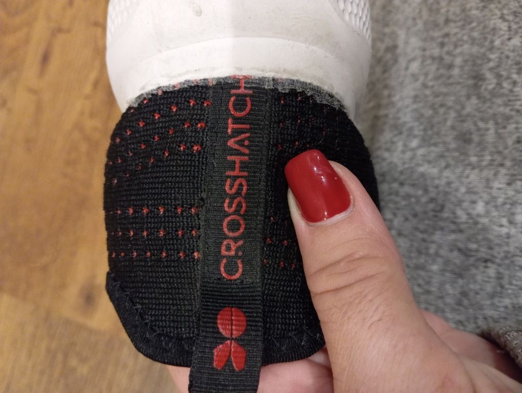 Czarne buty sportowe Crosshatch Wingard r.37.  C.P.2.