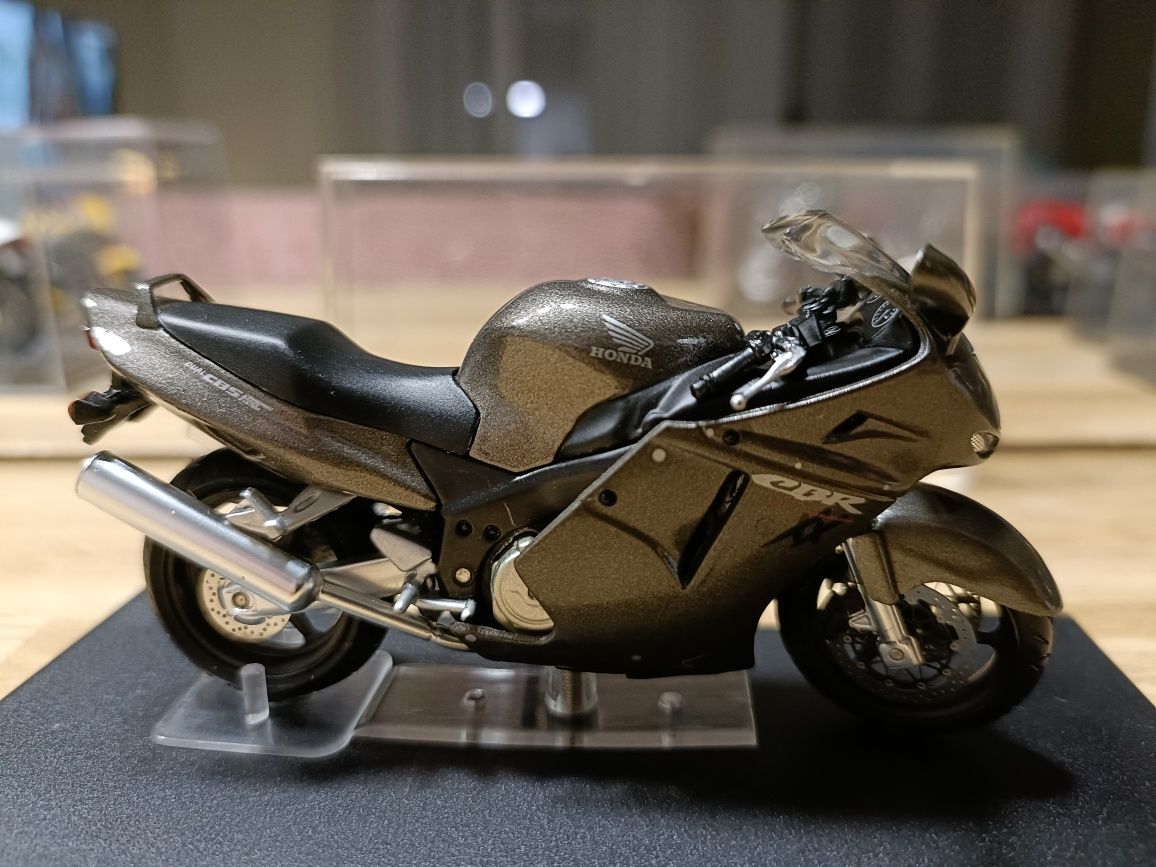 Miniatura Honda 1100 XX