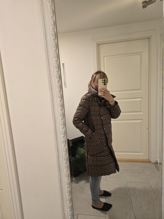 Płaszcz dwustronny w stylu Versace