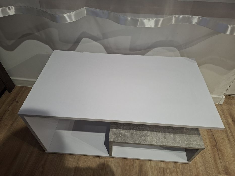 Nowoczesny stolik kawowy